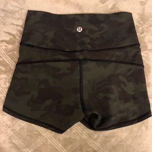 LULULEMON shorts